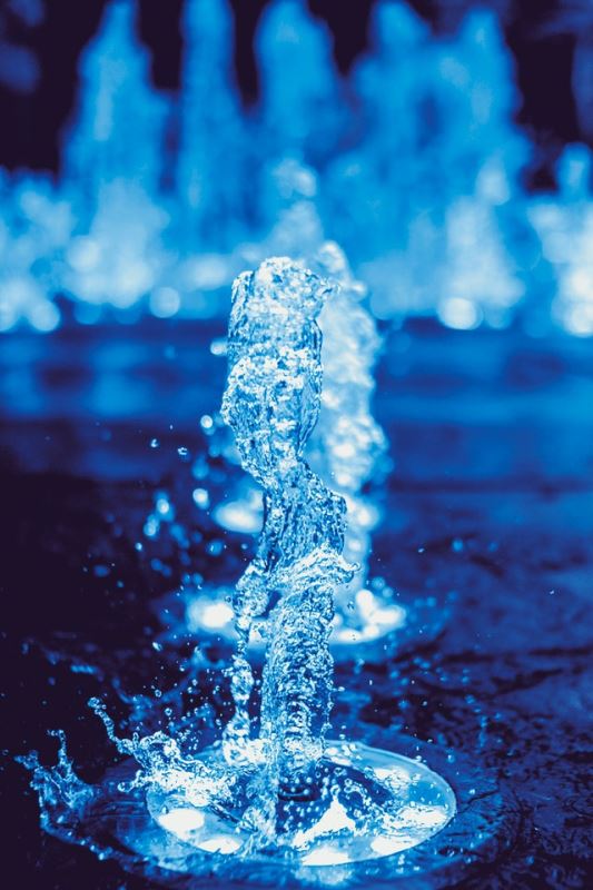 美國倫斯利弗莫爾實驗室製造出一種介於液固之間的超離子水 