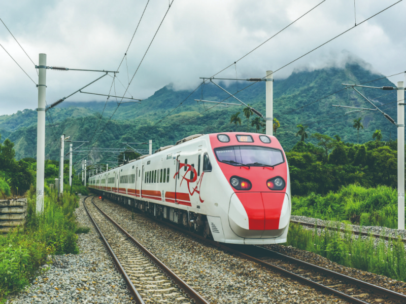 普悠瑪列車為何翻覆？高中物理告訴你