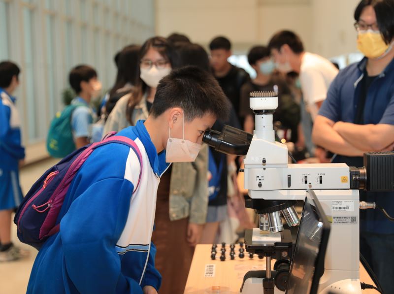 中研院院區開放日精彩落幕 主題演講結合生成式AI穿越時空與歷史名人對談