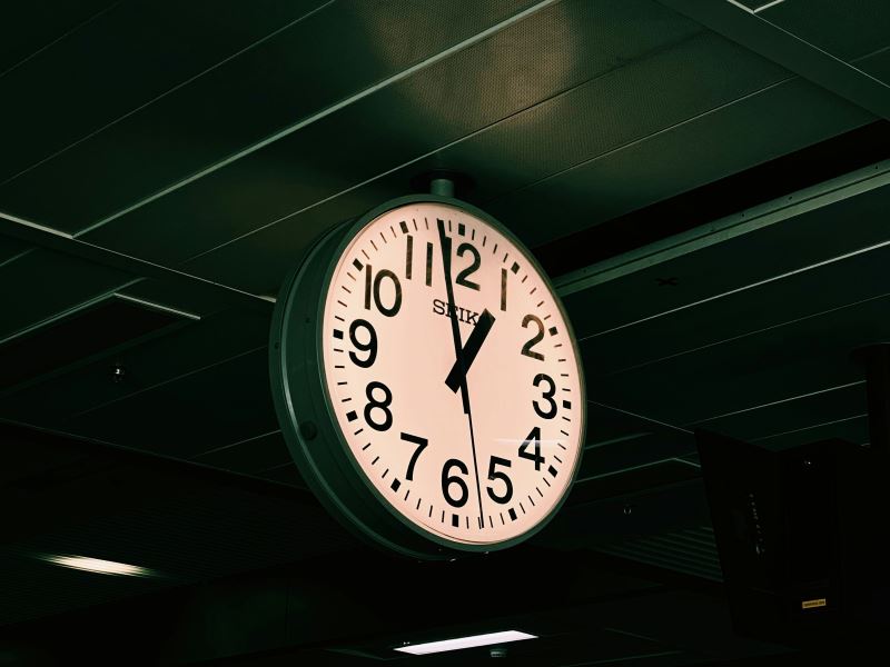 你那邊現在幾點？ 我……現在在火星