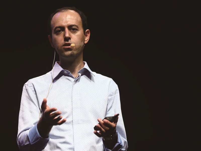 從庫德族難民到費爾茲獎得主 以移民數學家定義自己名字的考切爾·比爾卡爾